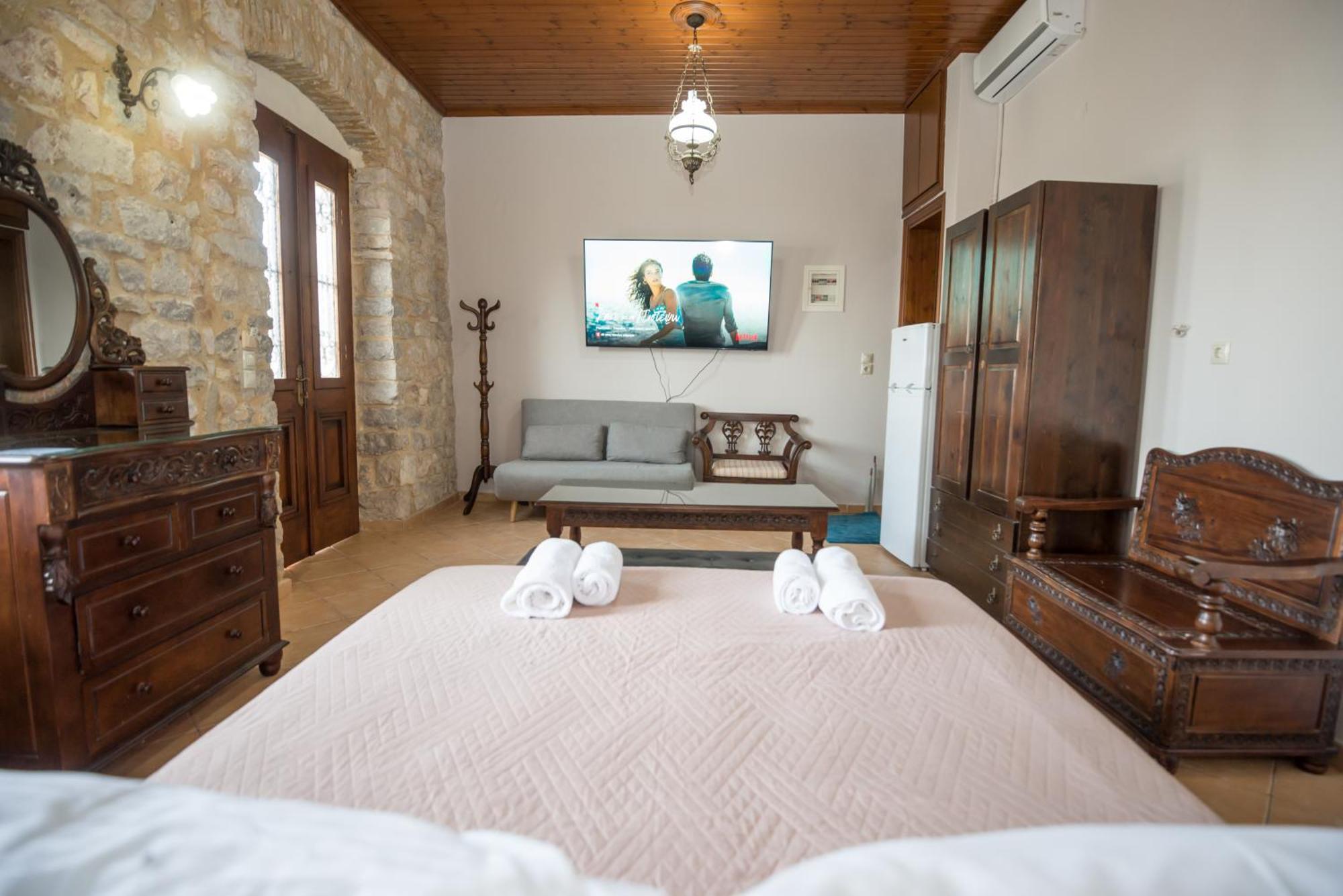Seafront Stone Suites Vonitsa Exterior foto