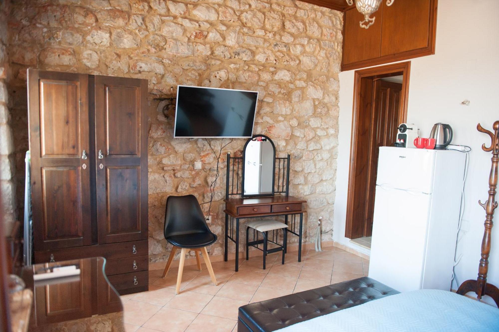 Seafront Stone Suites Vonitsa Exterior foto
