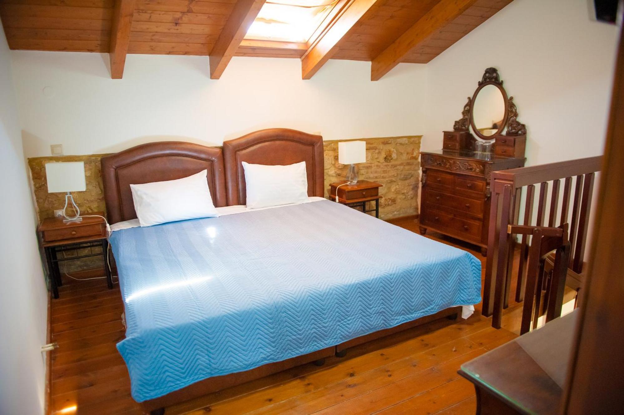 Seafront Stone Suites Vonitsa Exterior foto